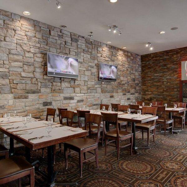 Le Toit Rouge - Restaurant Internationale à Mercier-Hochelaga-Maisonneuve, Montréal