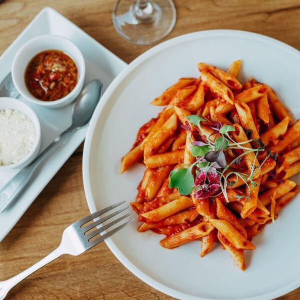 Le Toit Rouge - Restaurant Internationale à Mercier-Hochelaga-Maisonneuve, Montréal