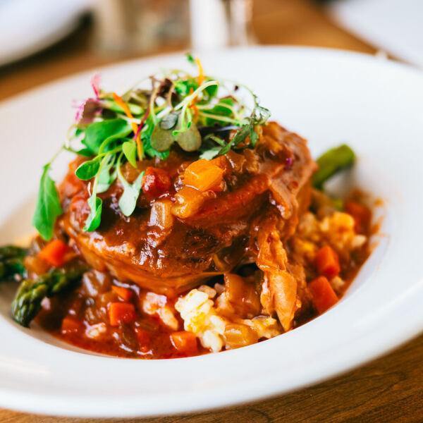 Le Toit Rouge - Restaurant Internationale à Mercier-Hochelaga-Maisonneuve, Montréal