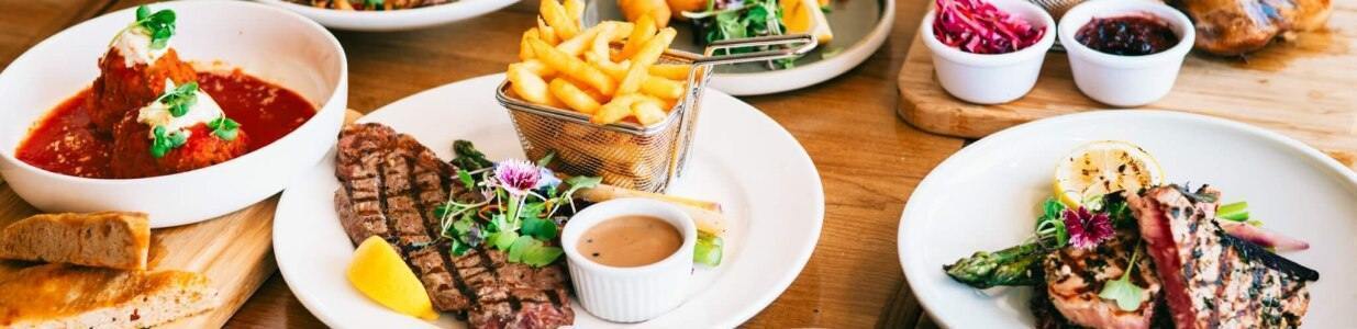 Le Toit Rouge Cover Image