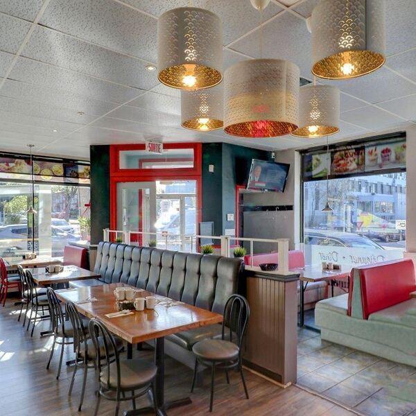 Les Deux Copains - Restaurant Café à Ahuntsic-Cartierville, Montréal