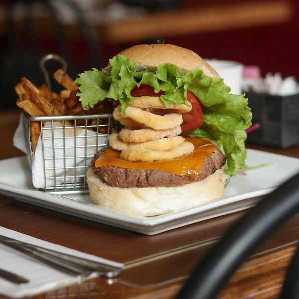 Les Deux Copains - Restaurant Café à Ahuntsic-Cartierville, Montréal