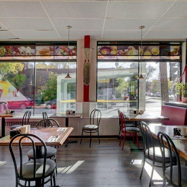 Les Deux Copains - Restaurant Café à Ahuntsic-Cartierville, Montréal