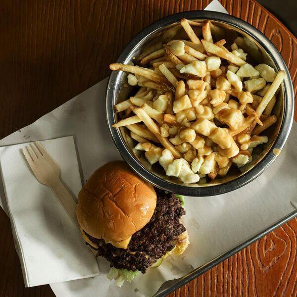 L'Hamburger Shakes et Juicy Burgers à Montréal, Laval et Blainville