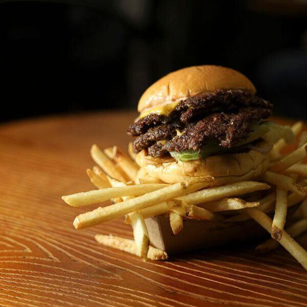 L'Hamburger Shakes et Juicy Burgers à Montréal, Laval et Blainville