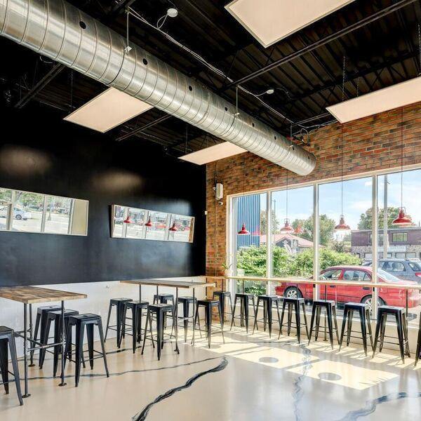 L'Hamburger Shakes et Juicy Burgers à Montréal, Laval et Blainville