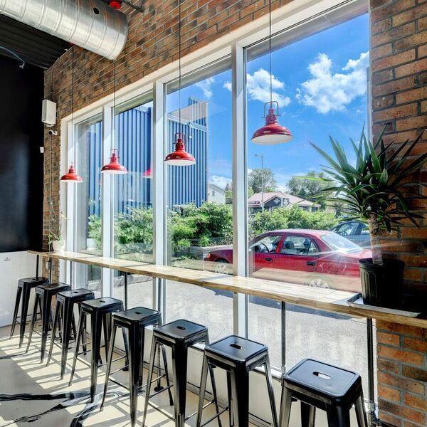 L'Hamburger Shakes et Juicy Burgers à Montréal, Laval et Blainville