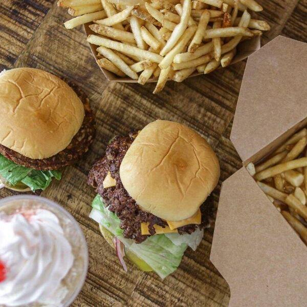 L'Hamburger Shakes et Juicy Burgers à Montréal, Laval et Blainville