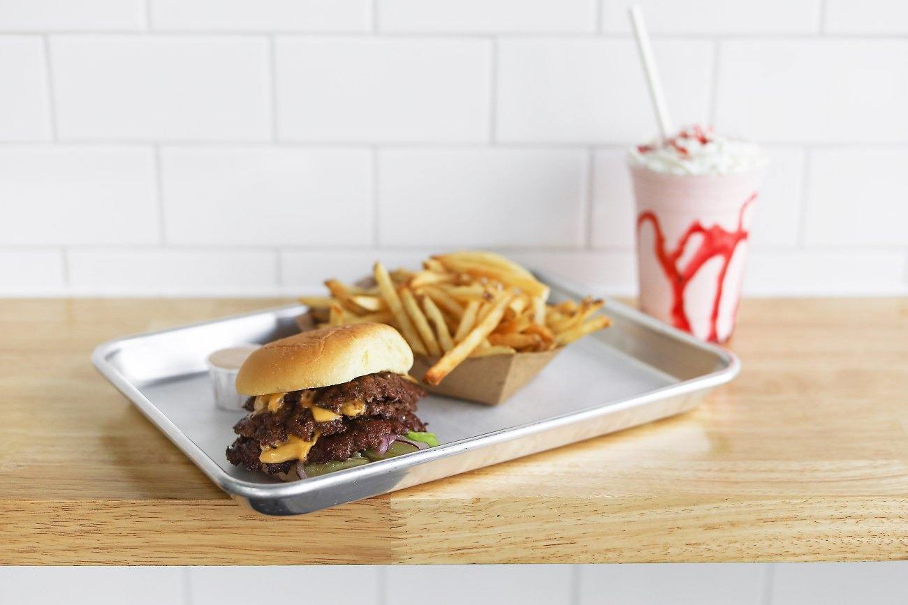 L'Hamburger Shakes and Juicy Burgers in Montreal, Laval and Blainville