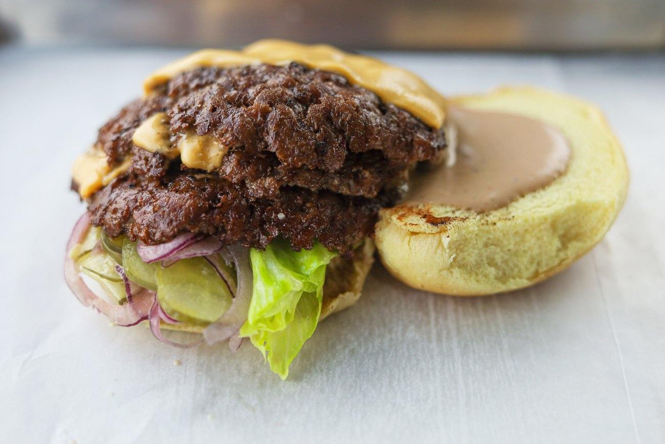 L'Hamburger Shakes and Juicy Burgers in Montreal, Laval and Blainville