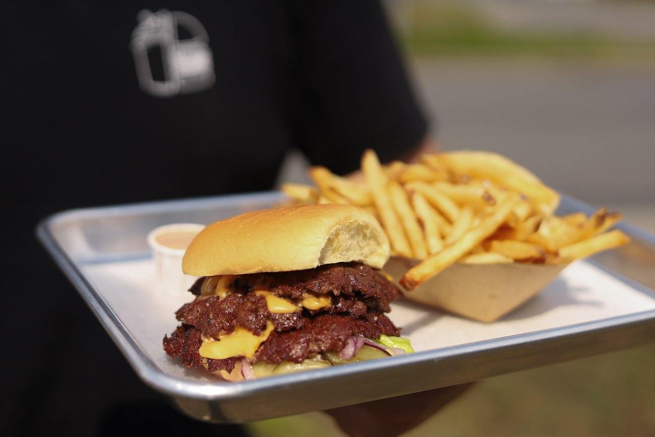 L'Hamburger Shakes and Juicy Burgers in Montreal, Laval and Blainville