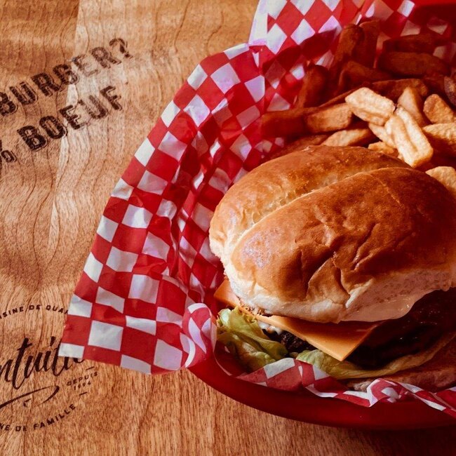Resto l'Intuition - Restaurant Poutine à Maizerets, Québec