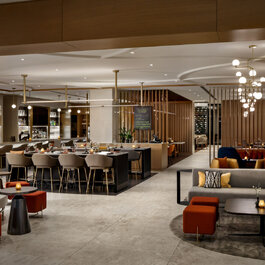 Restaurant - Lloyd Montreal RestoMontreal.ca