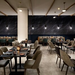 Salle bleue - Lloyd Montreal RestoMontreal.ca