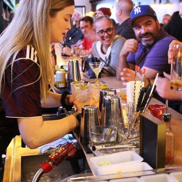Pub et Maison Publique McLean's à Montréal