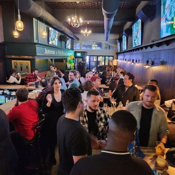 Pub et Maison Publique McLean's à Montréal