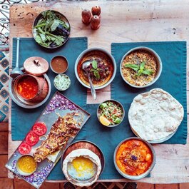 Mazzeh - Restaurants Commande en ligne Ouverts dimanche Grand Montr&eacute;al