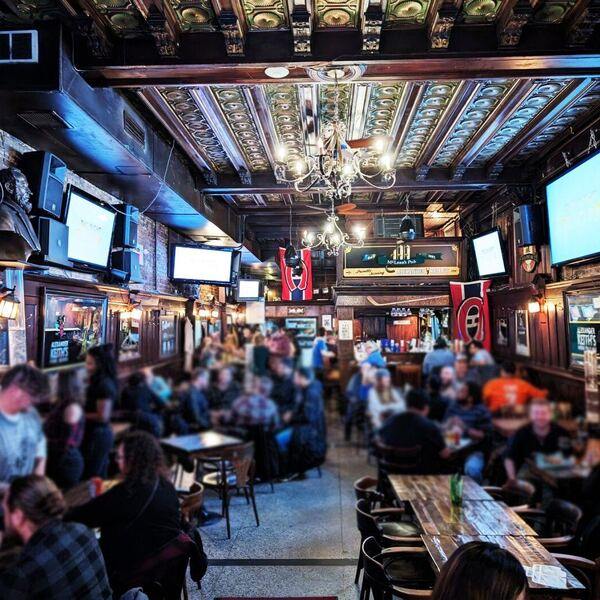 Pub et Maison Publique McLean's à Montréal