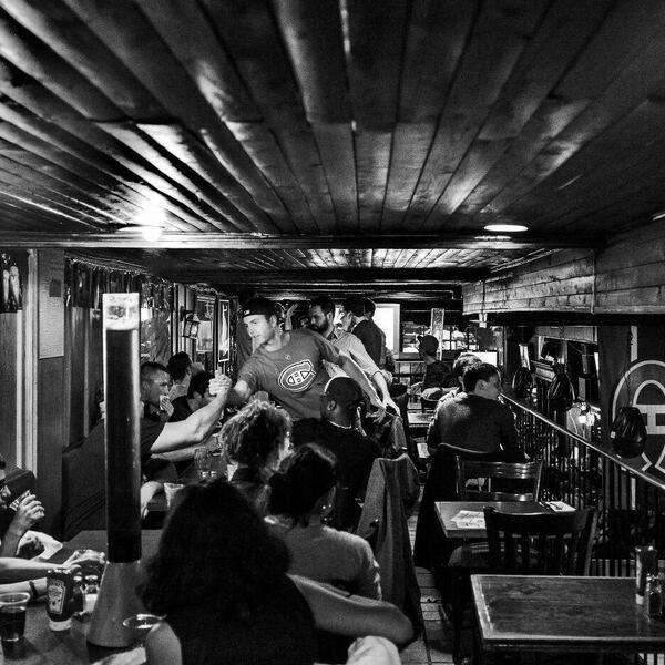 Pub et Maison Publique McLean's à Montréal