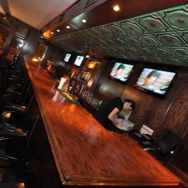 Pub et Maison Publique McLean's à Montréal