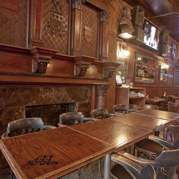Pub et Maison Publique McLean's à Montréal