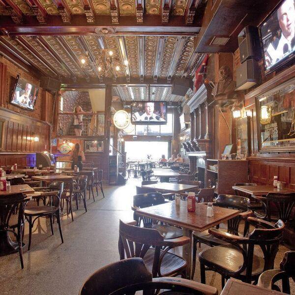 Pub et Maison Publique McLean's à Montréal