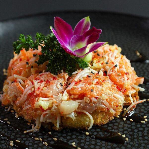 Mikasa Sushi Bar & Yakiniku - Restaurant Sushi à Chomedey, Laval