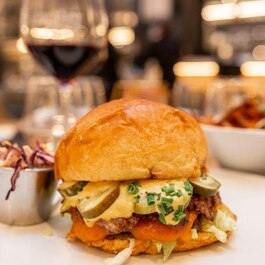 Mlle Inès | L'Atelier du hamburger Burgers Restaurant