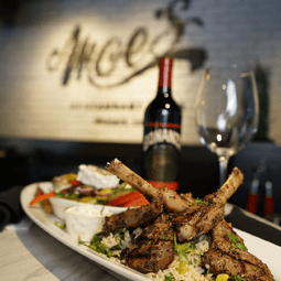 MOE'S RESTAURANT & BAR RestoMontreal.ca