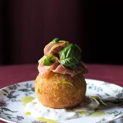 Mora - Pasta e Prosecco Restaurant