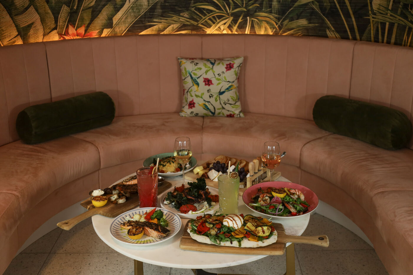 Muze Lounge & Terrasse - Restaurants pr&egrave;s de: H4C2G3