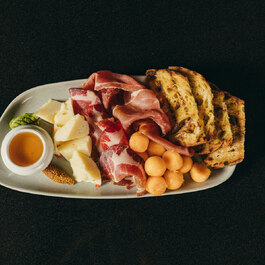 Mythik RestoMontreal.ca