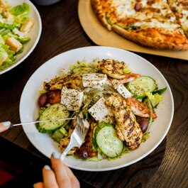 Nikos Pizza & Déli RestoMontreal.ca
