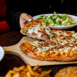 Nikos Pizza & Déli RestoMontreal.ca