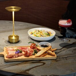 NINI Salon à Cocktails  Restaurant Bar