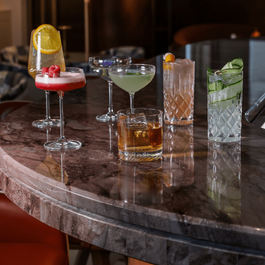 NINI Salon à Cocktails  Restaurant Bar