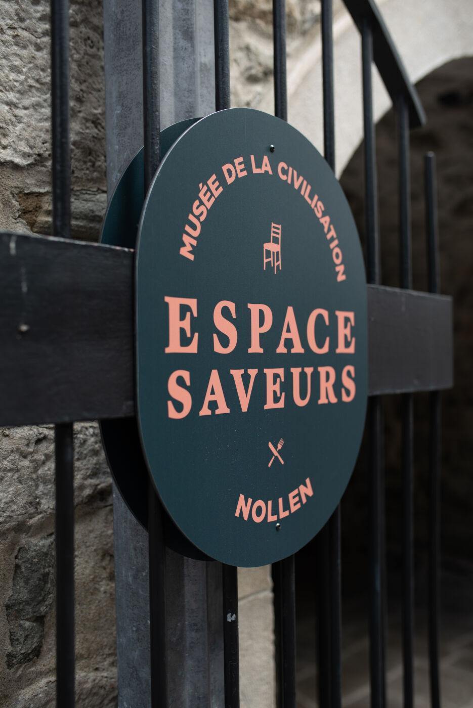 Nollen - Café Restaurant in Old-Port, Quebec