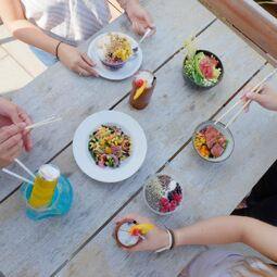 Resto-Bar Le Turf au Oasis Surf RestoMontreal.ca