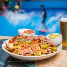 Resto-Bar Le Turf au Oasis Surf RestoMontreal.ca