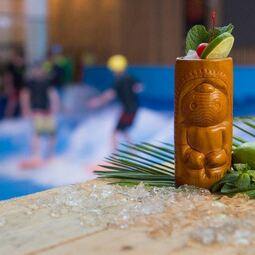Resto-Bar Le Turf au Oasis Surf RestoMontreal.ca
