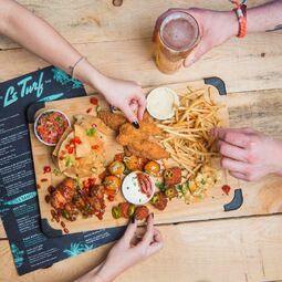 Resto-Bar Le Turf au Oasis Surf RestoMontreal.ca
