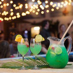 Resto-Bar Le Turf au Oasis Surf RestoMontreal.ca