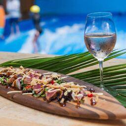 Resto-Bar Le Turf au Oasis Surf RestoMontreal.ca