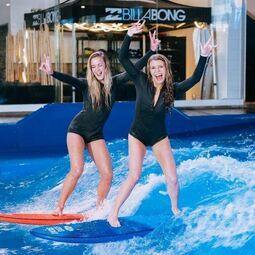 Resto-Bar Le Turf au Oasis Surf RestoMontreal.ca