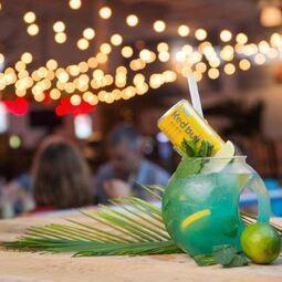 Resto-Bar Le Turf au Oasis Surf RestoMontreal.ca