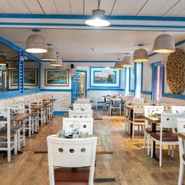 Petros Taverne Grecque - Restaurants Grecs Montr&eacute;al