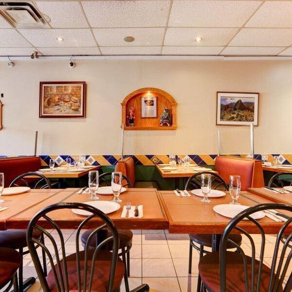 Restaurant Pizzelli Coq - Restaurant Péruvienne à Villeray-Saint-Michel, Montréal