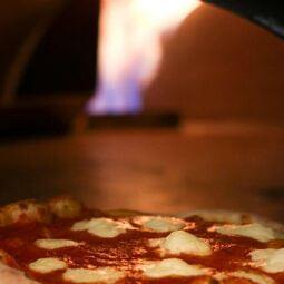 Heirloom Vin & Pizza RestoMontreal.ca