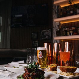 Pub Cartier Arms RestoMontreal.ca