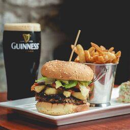 Pub Saint-Patrick  Restaurant Pub Food